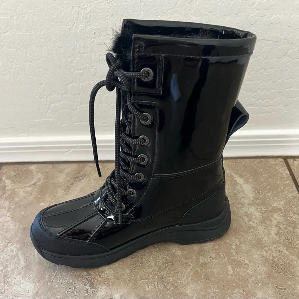 UGG WOMEN'S PATENT LEATHER ADIRONDACK III SHEARLING LINED BOOTS BLACK Sz 5.5